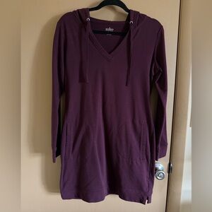 Soho Plum V-Neck Hooded Tunic with Front Pockets